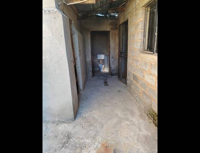 2 BEDROOM HOUSE FOR SALE IN ESSELEN PARK EXT 1